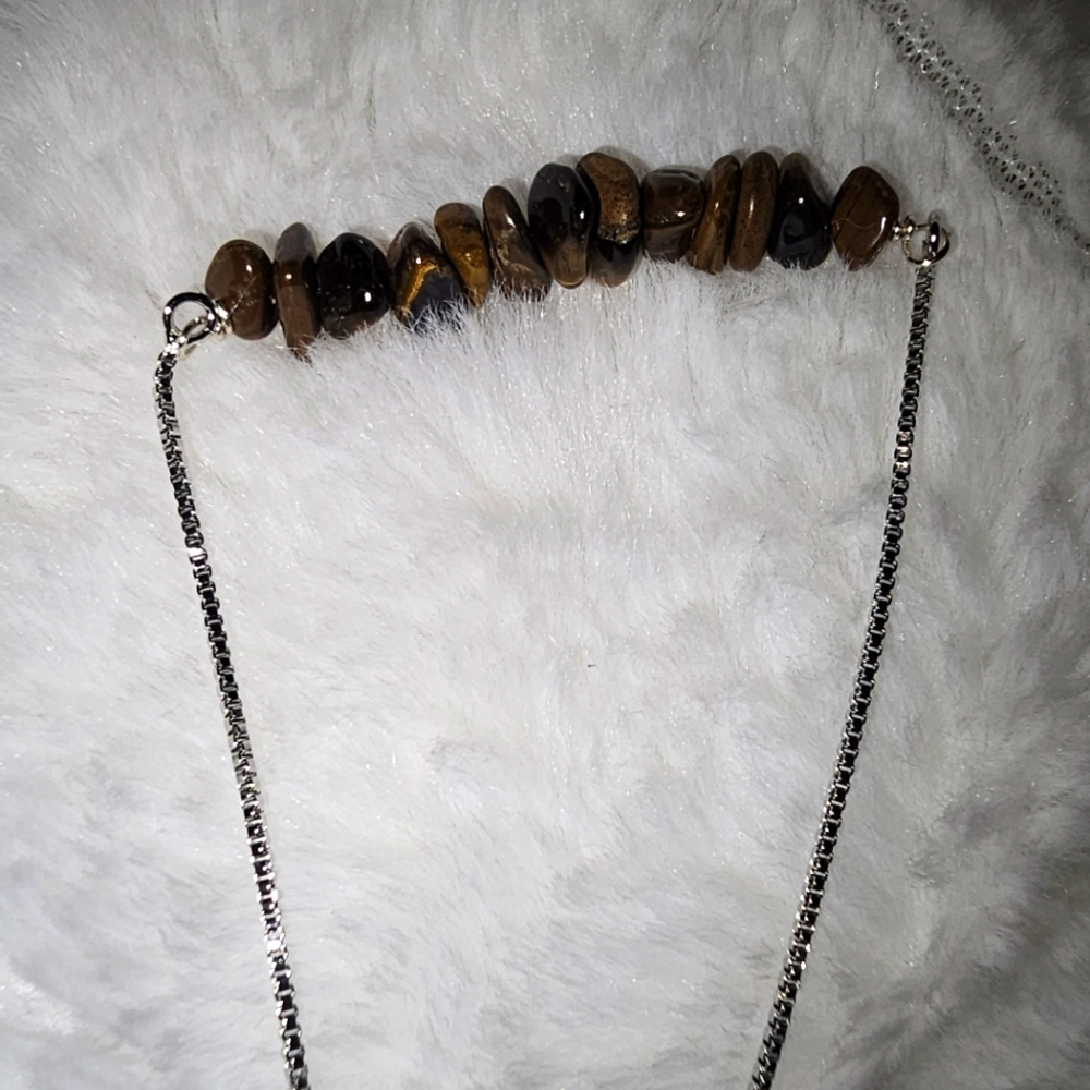Elegant Silver and Tigerseye stone Necklace new